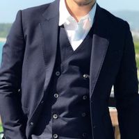 Wholesale New Navy Blue Men Suits Groom Tuxedos Beach Wedding Suits Custom Made Groomsmen Blazers Pieces Jacket Pants Vest Double Breasted Eveni
