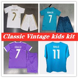 2011 12 16 17 18 Real Madrids Retro Kids-tenue 17 18 BALE BenzEMA MODRIC RONALDO Klassiek vintage shirt ISCO SERGIO RAMOS MARCELO 2012 Voetbalshirts voor jonge jongens