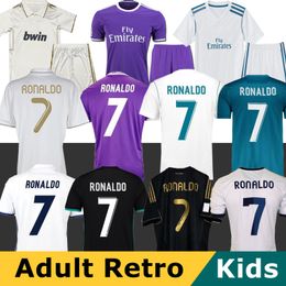 2011 2012 Camisetas de fútbol retro del Real Madrid Camisetas de fútbol de manga larga GUTI Ramos SEEDORF CARLOS 11 13 14 15 16 17 18 RONALDO ZIDANE RAUL finales KAKA 99 Real Madrid