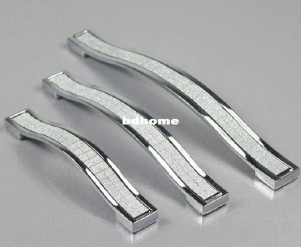 2013 Nouveau 20pcs Crystal Handles Boutons d'armoire de cuisine Drawer en alliage de zinc (C.C.96 mm Longueur 110 mm) 4444715