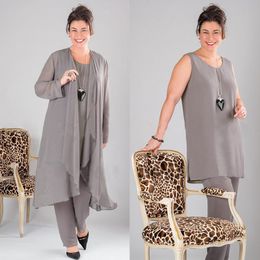 Traje gris oscuro de gasa con flujo de verano para madre, traje de tres piezas de talla grande para boda, vestidos para madre de novia con chaqueta larga de manga larga