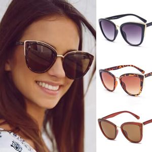 2013 Vintage Cat Eye Gafas de sol para mujer Moda Oversized Trendy Cateye Gafas de sol Estilo clásico Protección UV