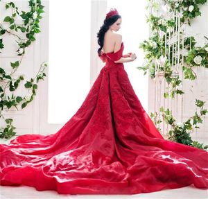 Robes de mariée sexy rouges magnifiques hors de l'épaule broderie robe de mariée en organza Chine avec long train sur mesure dos robes de mariée sexy