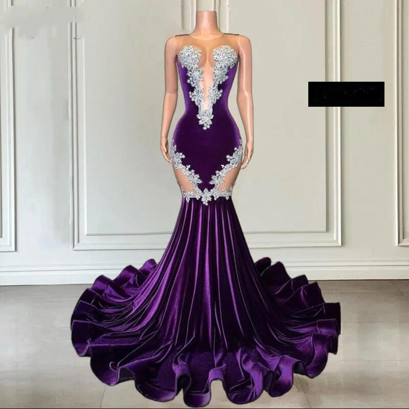 Splendidi abiti da ballo a sirena in velluto viola per ragazze nere 2024 Abiti da festa da sera Sheer Jewel Neck Appliques Ruffles Lunghi Abiti da bal BC18274