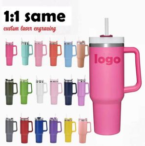 Stock de EE. UU. CON LOGO Tazas de color rosa fuerte de 40 oz Vasos de acero inoxidable Tazas Tazas Mango Pajitas Botellas de agua de cerveza de gran capacidad Acampar al aire libre con tapas transparentes / esmeriladas GG1129