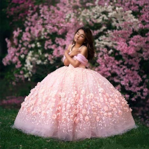 Robe de bal en dentelle rose clair robes de filles de fleur 2020 hors de l'épaule froncée enfants vêtements de cérémonie longueur de plancher robes de fleurs faites à la main BC2689