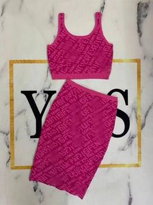 2014 Designer vrouwen jurk zomer luxe mode brief gebreide driedimensionale reliëf jurk sexy mode tweedelige jurk vrouwen casual jarretel rokje