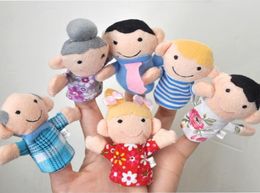 2015 famille doigt marionnettes jouets en peluche marionnettes six personnes famille grands-parents parents enfants jouets avec différents chlothes5529937