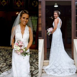 Gorgeous Halter vestido de novia hundiendo cuello en V profundo sin mangas Vintage Lace Keyhole Open Back Court tren vestidos de novia por encargo barato