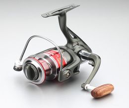 2015 Les nouveaux rouleaux de pêche 121 roulements à billes KF10007000 Série CARP 551 Ratio de vitesses Reel de pêche à la pêche en métal Rocker Spinning R9654857