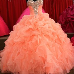 2015 Nieuwste Quinceanera Jurken Sweetheart Baljurk Organza Royal Organza Geplooid Sweet Prom Dress Sweet 16 Jurken Debutante Avondjurk