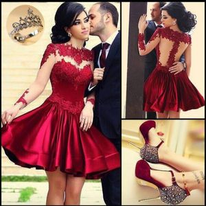 2018 Perfect Illusion Neckine Prom Dresses Red Bodice High Collar Sheer Song Mouwen Avond Baljurken Short / Mini Party Prom Dress Nieuwste