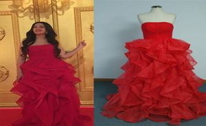 2015 vestidos rojos baratos de la celebridad una línea sin tirantes gradas falda palabra de longitud vestidos de noche de la alfombra roja real Pos5351097
