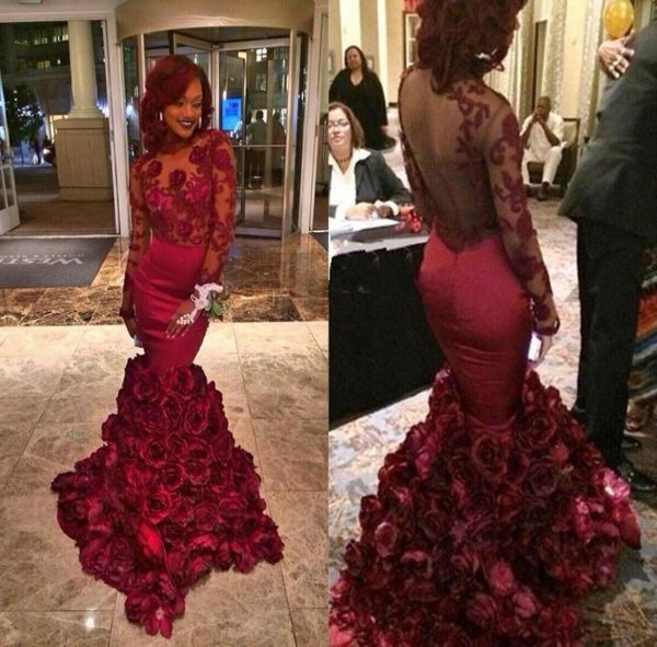 2015 Romantic Red Fight Dress Mermaid con Rose Floral Ruffles transparentes con apliques de manga larga vestidos de fiesta con sujetador S3897216