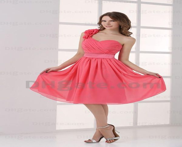 2015 Short A Line Water Melon Un hombro Vestidos de dama de honor Vestidos de fiesta de flores hechos a mano MZ0479398315