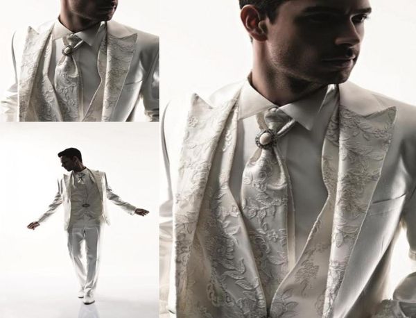 2015 trajes blancos para hombre Trajes de esmoquin Traje de negocios Brand Boss Traje de vestir para Men039s Boda Formal Trajes de negocios para niños Novio Blanco Tu6782050