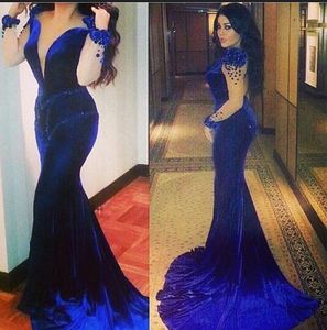 2016 Mode Fluwelen Lange Mouw Avondjurken Sexy Deep V-hals Elegante Bling Beaded Royal Blue Mermaid Formal Arabische Jurken Court Train