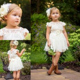 Hot Nieuwe Bloem Meisjes Jurken Voor Bruiloften Jewel Mouwloze Leuke Kant Knielengte Prinses Stijl Custom Made Flower Girls Dresses