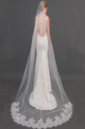 2016 Nouvelle arrivée Beautiful Bridal Veils d'Eifflebride avec un bord applique en dentelle embelli environ 25 mètres de long Veils de mariage8998800