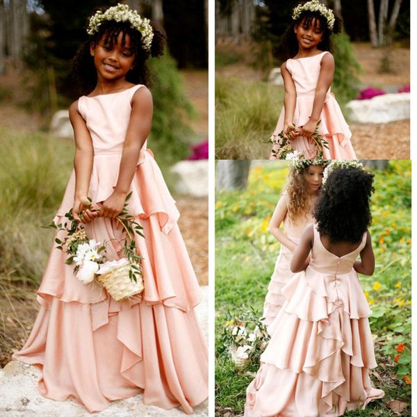 2021 Cute Blush Pink Flower Girls Vestidos para boda Joya Cuello Satén Volantes Princesa Cremallera larga Volver Niños Niños Fiesta Vestidos de comunión