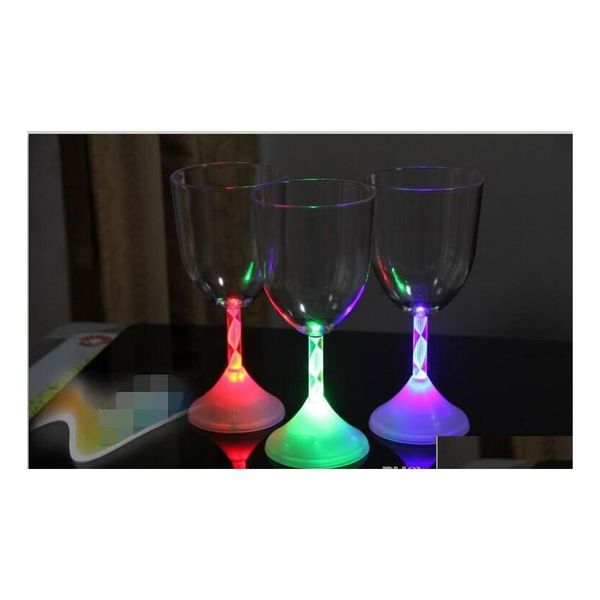 2016 Nouveauté Éclairage Led Flash Vin Coupe Colorf Changé Glow Gobelet Tasses Pour Bar De Mariage Fête De Noël Ornements De Table Halloween Nuit Dhsod