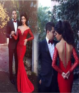 2016 Rode paar modeavondjurken Mermaid Sheer V nekback lange mouwen Arabisch Midden -Oosten -stijl Appliques Lace prom jurken1805447