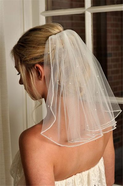 Ivoire Blanc Court Mariage Voile De Mariée Une Couche Perles Perles Voiles De Mariage Longueur D'épaule Tulle Avec Peigne Accessoires De Mariée En Stock Rapide