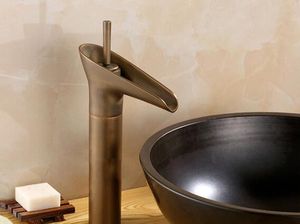 Robinet d'évier de salle de bains en laiton antique, robinets de salle de bains en cuivre antique répandus, robinet de cuisine, eau archaize
