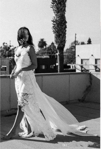 2019 robes de mariée de plage fentes cuisse beau corsage en dentelle avec dentelle astucieusement coupée à la main et rideaux de mousseline de soie robe de mariée fluide 1215