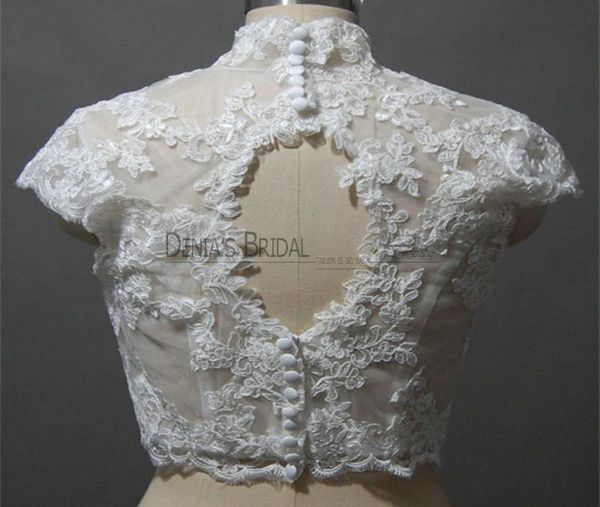 Veste de mariage Bridal 2017 avec un trou de serrure arrière haut collier Vneck Cappage à manches applications en dentelle à la main