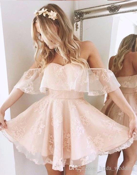 2019 billig härlig av axel spets rosa homecoming klänning en linje juniors söt 15 gradering cocktail party klänning plus storlek anpassad