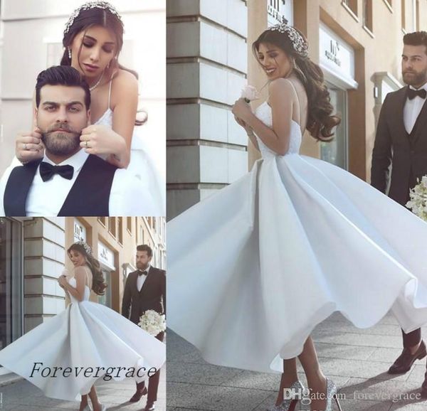 2019 pas cher dit Mhamad une robe de mariée en ligne romantique bretelles spaghetti longueur de thé dos nu réception d'été robe de mariée sur mesure, plus la taille