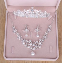 2017 goedkope glanzende bruids sieraden bruiloft bruids rhinestone parels accessoires ketting oorr earring oorstijl sets zilver quincea9966009