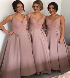 2017 Dusty Pink Vneck Blingbling robes de demoiselle d'honneur style arabe pas cher Aline modeste cristaux de perles dos nu classique bal Part3703362