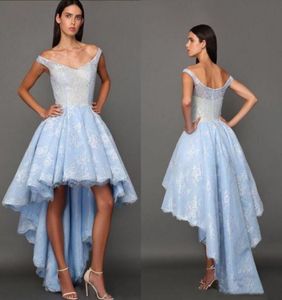 2017 High Low Sky Blue Prom jurkt van schouders Backless Lace Aso Ebi afstuderen jurken Arabisch stijl feest Homecoming jurken2805165