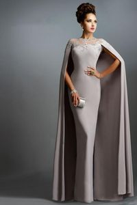 2017 Janique bon marché saoudite arabie sirène avec Cape Lace Mother of the Bride Robes Party Plus taille de bal robes pour la robe invitée de la mariée