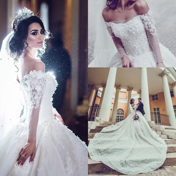 2017 Robes De Mariée Robe De Bal De Luxe Hors Épaule Sheer Manches Longues Dentelle Appliques Fleurs Perlées Cathédrale Train Plus La Taille Robes De Mariée