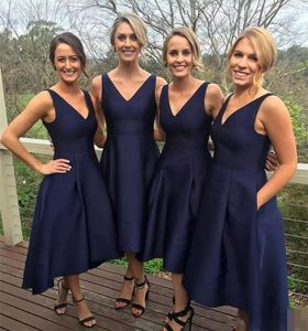 Marineblauw hoog lage bruidsmeisje jurken met zakken v nek korte bruidsmeisje jurken formele country junior bruidsmeisjesjurk