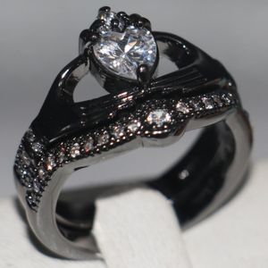 2017 Nouvelle Arrivée Top Vente De Luxe Bijoux Unique 10kt Or Noir Rempli Coeur Forme Topaze Mariage Femmes De Mariée Claddagh Anneau Ensemble Cadeau SZ 5-11