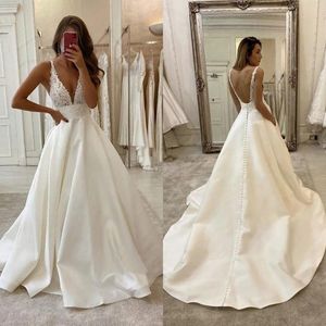 2023 Vintage Satin A Line trouwjurken met knoppen Sexy Open Back Vestidos de novia Deep V Neck Lace Appliques Mouwloze bruid bruidsjurken