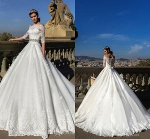 2017 Nieuwe Sexy A Line Trouwjurken Off Schouder Half Mouwen Tule Kant Applicaties Rechter Trein met Riem Bruidsjurken Custom Bridal Dress