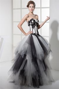 2017 Nueva Sexy Blanco Y Negro Apliques Vestido de Bola Vestidos de Quinceañera con Tul Más Tamaño Dulce 16 Vestido Vestido Debutante Vestidos BQ71