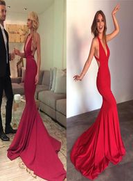 2017 Nouveau Sexy Col En V Profond Sirène Rouge Robes De Bal OpenBack Sans Manches Longueur De Plancher Robes Pas Cher Tenue De Soirée Sur Mesure Made2579845