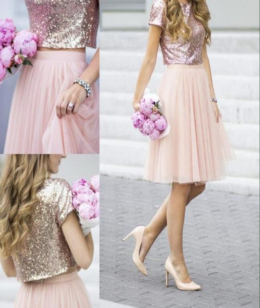 2017 El más nuevo vestido de dama de honor de dos piezas Blusa con lentejuelas de oro rosa brillante Falda hasta la rodilla de tul Elegante separa Junior Bridesm9332399