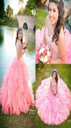 2017 Rose Organza Ruffles Robe de bal robes quinceanera Robes exquises en cristal en cristal en dentelle en dentelle en arrière sweet 15 robe4748759