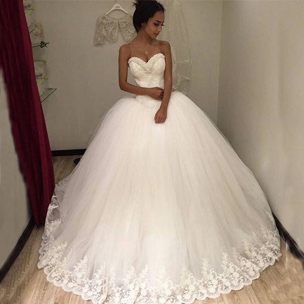 Vestido de fiesta de tul hinchado, vestidos de novia con cuentas, escote corazón, sin mangas, apliques de encaje, vestidos de novia hechos a medida, estilo princesa