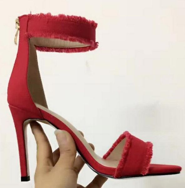 2017 style simple dames rouges talons hauts chaussures de célébrité sandales de gladiateur talon mince été bout ouvert sandales à pompon chaussures habillées bride à la cheville