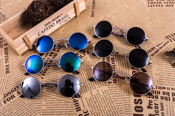 2017 Unique Design Lunettes de soleil steampunk gothiques Restaurer les anciennes manières rondes cadre en métal Hommes Femmes lunettes femme lunettes oculos de sol