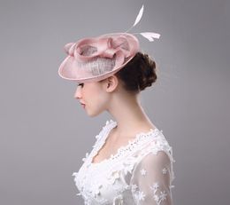 2017 femmes chapeau de mariée lin avec plume dame Chic fascinateur chapeau Cocktail fête de mariage église casque cheveux accessoires 2516739