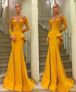 2018 Amazing Ruffles Detail Robes de soirée à manches longues Jaune chérie pleine longueur sexy sirène Dubaï Arabe Prom Robe Party G4291089